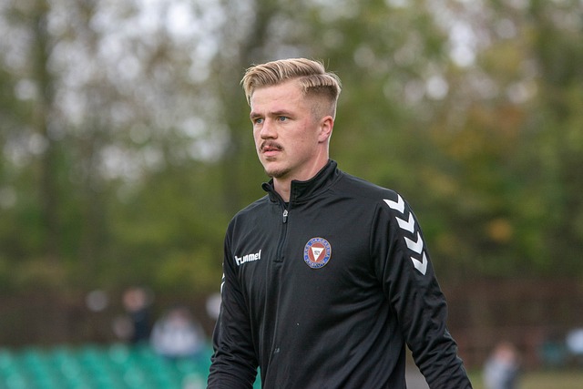 足球不仅仅 足球不仅仅